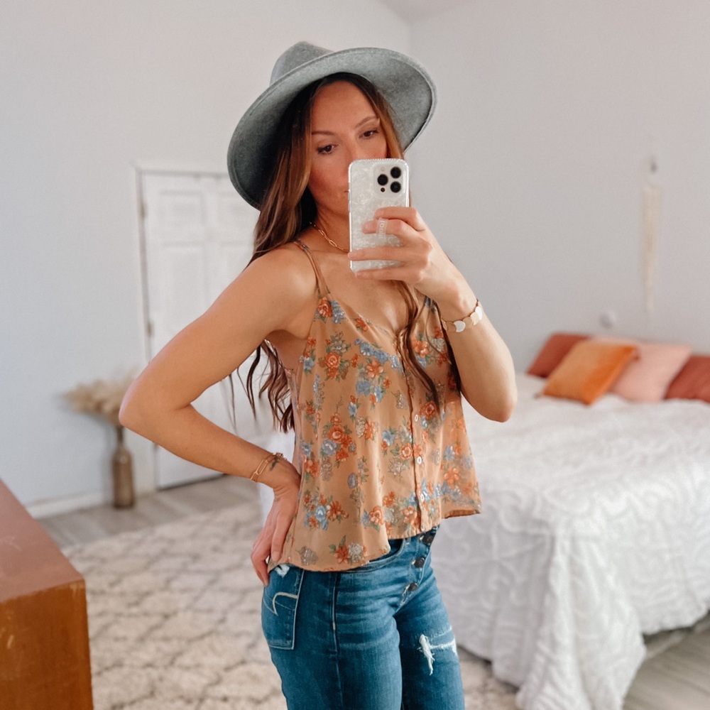 Mine Beige Floral Button Spaghetti Strap Camisole Tank • Size Small